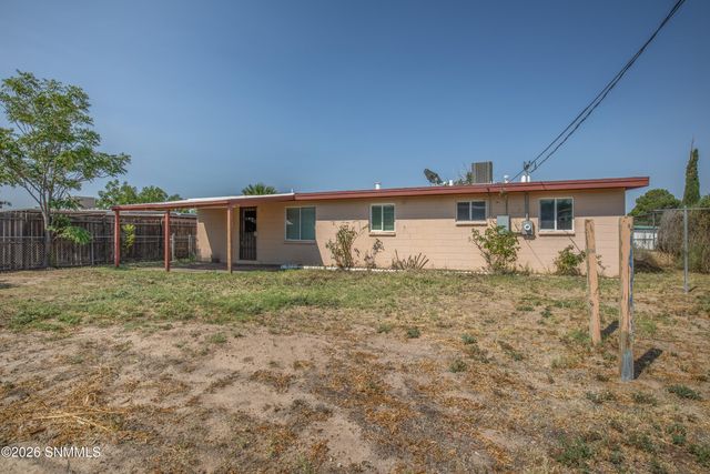1305 Diana Maura Drive, Las Cruces, NM 88001