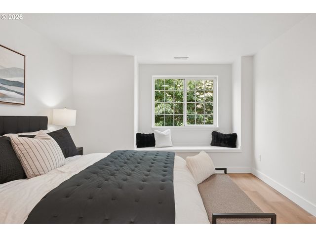 10214 N MIDWAY Ave, Portland, OR 97203