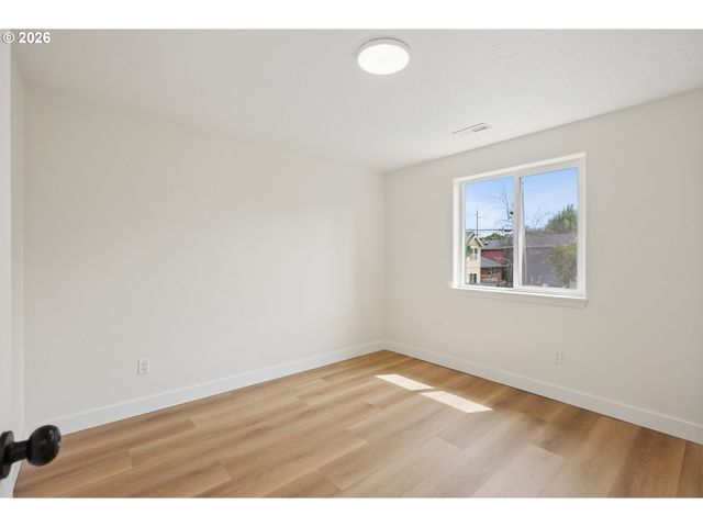 10214 N MIDWAY Ave, Portland, OR 97203
