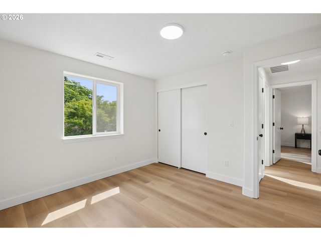 10214 N MIDWAY Ave, Portland, OR 97203