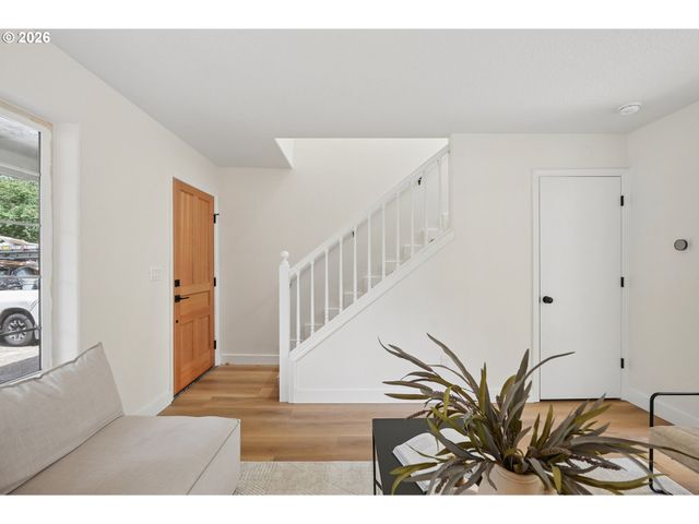 10214 N MIDWAY Ave, Portland, OR 97203