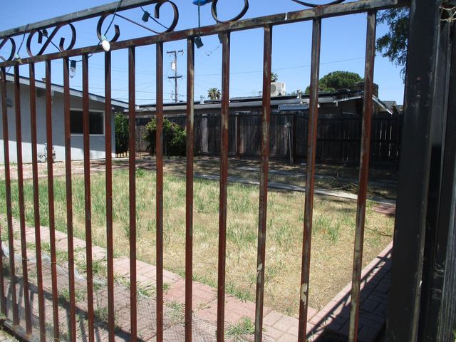 2403 Lever Blvd, Stockton, CA 95206