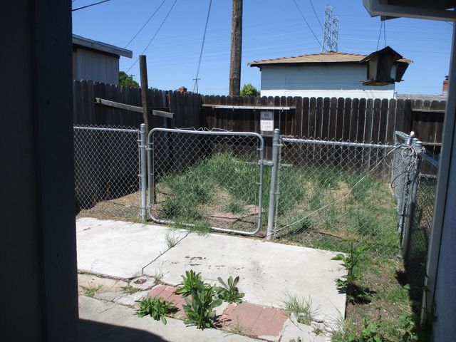 2403 Lever Blvd, Stockton, CA 95206