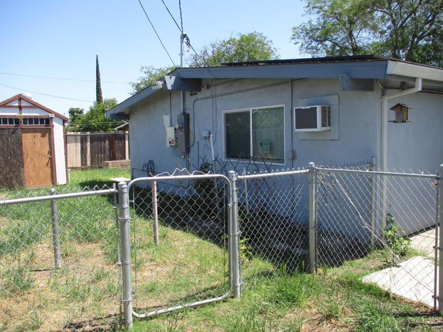 2403 Lever Blvd, Stockton, CA 95206