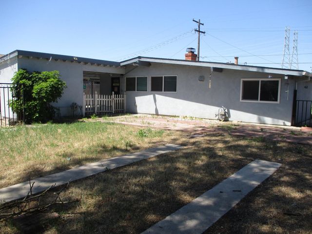 2403 Lever Blvd, Stockton, CA 95206