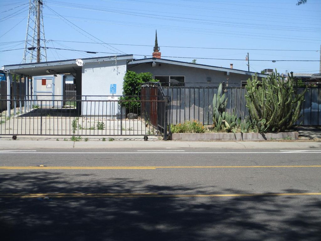 2403 Lever Blvd, Stockton, CA 95206
