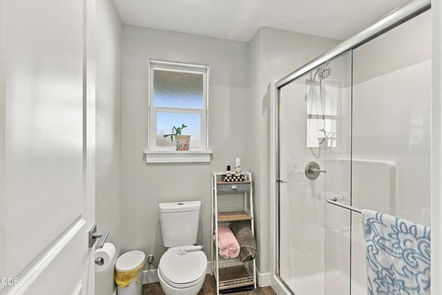 213 Samuel Lane Loop Road, Phoenix, OR 97535
