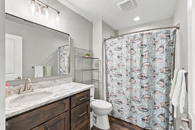 213 Samuel Lane Loop Road, Phoenix, OR 97535