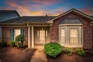 9112 Sawyer Brown Rd, Nashville, TN 37221