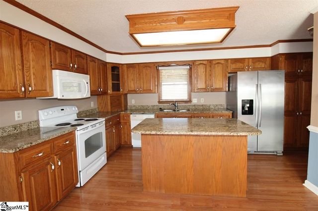 200 Sneeds Drive, Inman, SC 29349