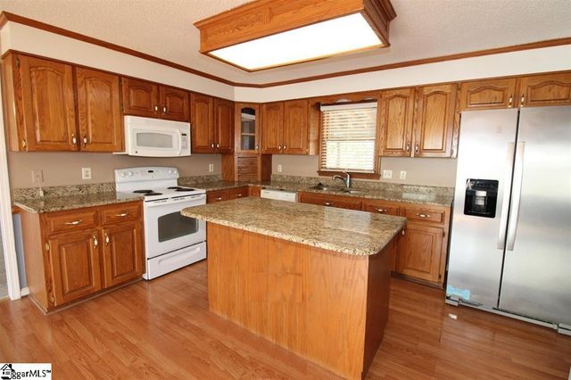 200 Sneeds Drive, Inman, SC 29349