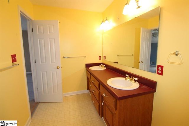 200 Sneeds Drive, Inman, SC 29349