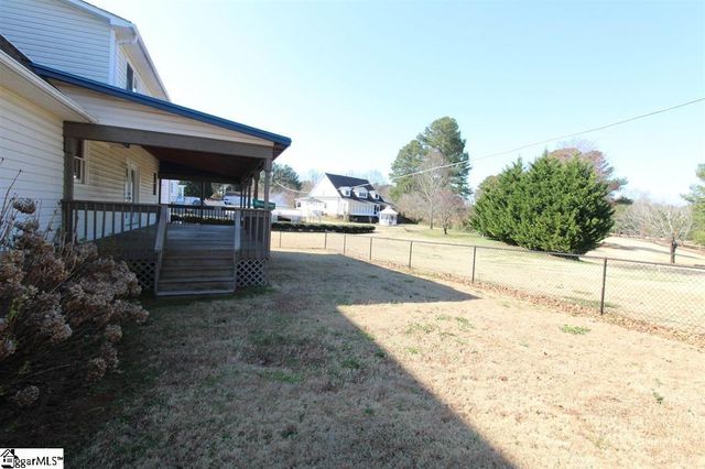200 Sneeds Drive, Inman, SC 29349