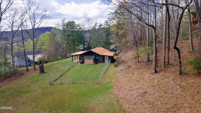 3650 Four Seasons Lane, Sevierville, TN 37862