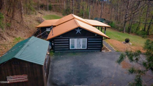 3650 Four Seasons Lane, Sevierville, TN 37862