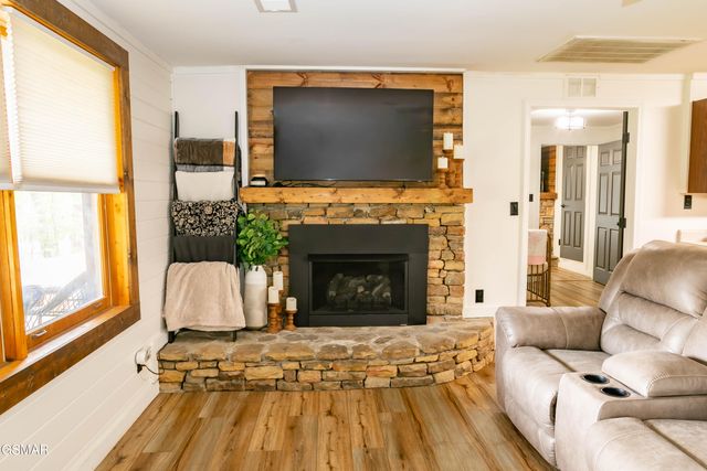 3650 Four Seasons Lane, Sevierville, TN 37862