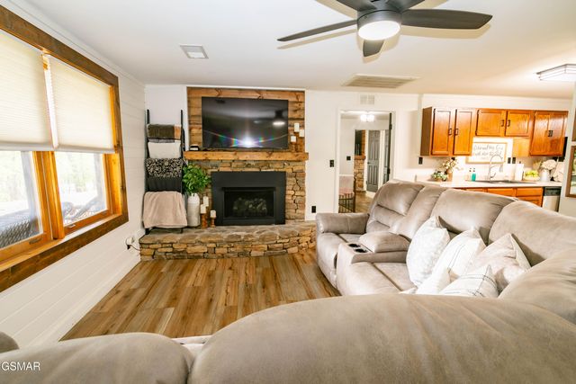 3650 Four Seasons Lane, Sevierville, TN 37862