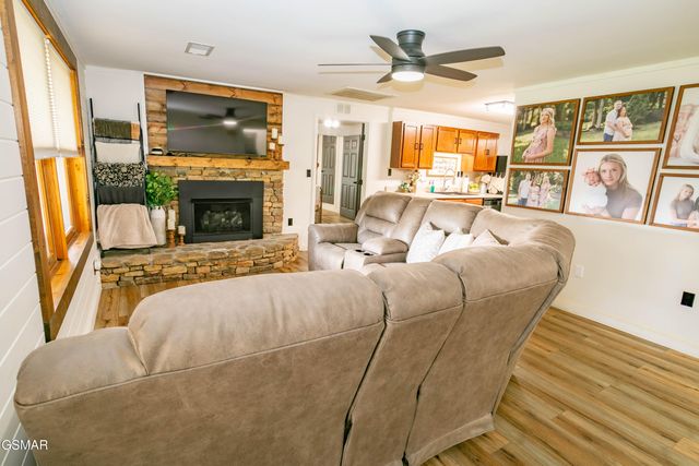 3650 Four Seasons Lane, Sevierville, TN 37862