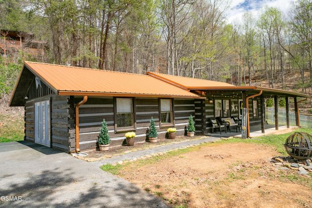 3650 Four Seasons Lane, Sevierville, TN 37862