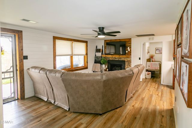 3650 Four Seasons Lane, Sevierville, TN 37862