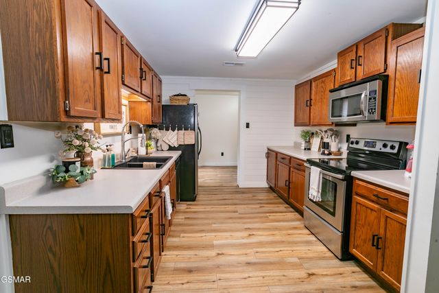 3650 Four Seasons Lane, Sevierville, TN 37862