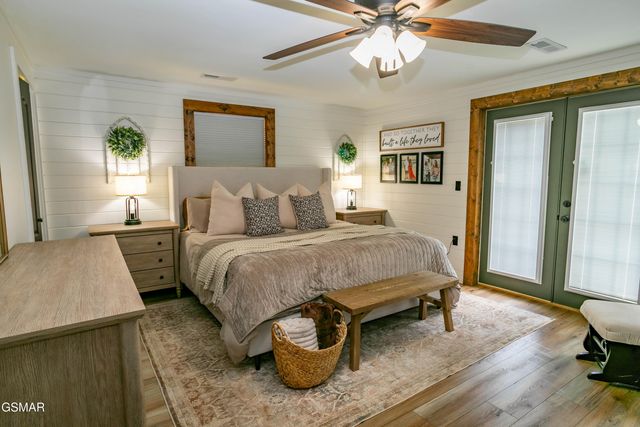 3650 Four Seasons Lane, Sevierville, TN 37862