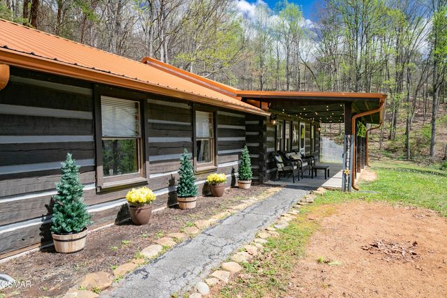 3650 Four Seasons Lane, Sevierville, TN 37862