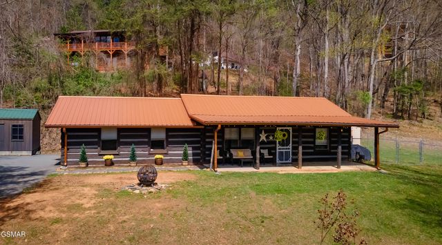 3650 Four Seasons Lane, Sevierville, TN 37862