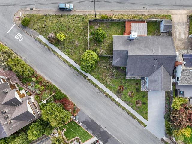 423 Montecito Avenue, El Granada, CA 94018