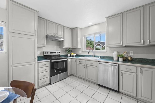 423 Montecito Avenue, El Granada, CA 94018