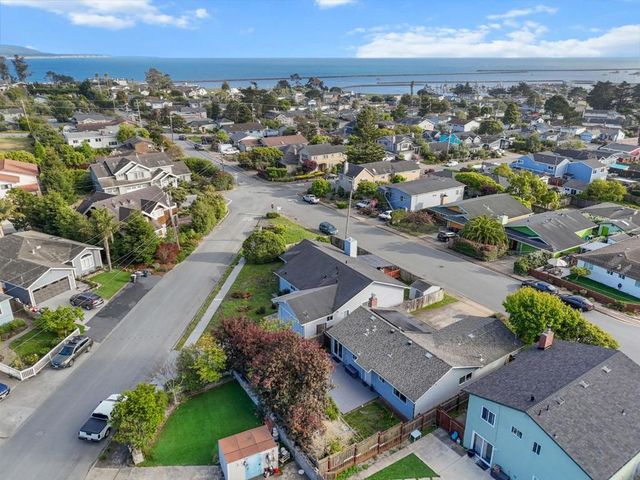 423 Montecito Avenue, El Granada, CA 94018