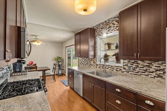 9675 N Valley WAY, Hayden, ID 83835
