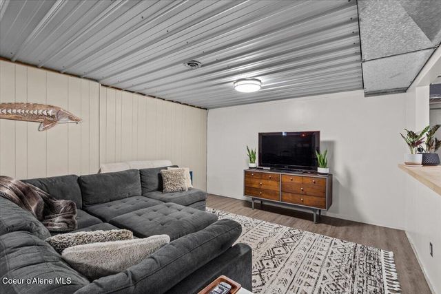 9675 N Valley WAY, Hayden, ID 83835