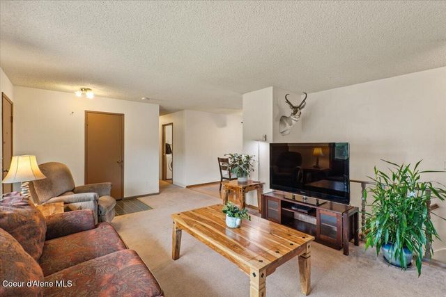 9675 N Valley WAY, Hayden, ID 83835