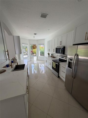 1819 Mariners Ln 1819, Weston, FL 33327