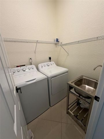 1819 Mariners Ln 1819, Weston, FL 33327