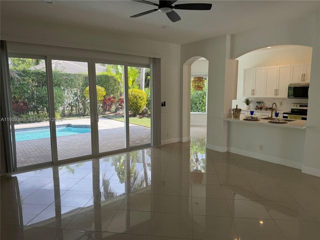 1819 Mariners Ln 1819, Weston, FL 33327