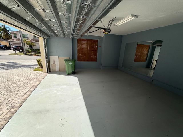 1819 Mariners Ln 1819, Weston, FL 33327