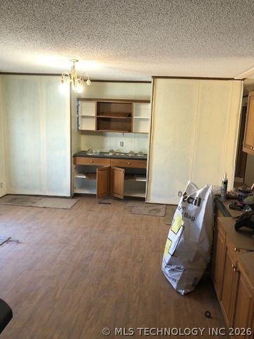 297 SPRING CREEK Street, Pryor, OK 74361