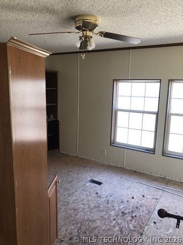 297 SPRING CREEK Street, Pryor, OK 74361