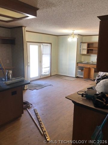 297 SPRING CREEK Street, Pryor, OK 74361