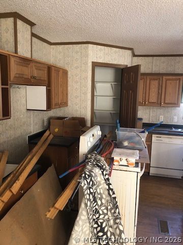 297 SPRING CREEK Street, Pryor, OK 74361