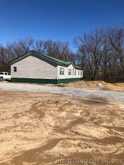 297 SPRING CREEK Street, Pryor, OK 74361