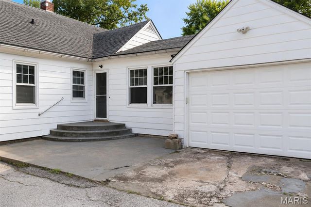 1208 Brown Street, Alton, IL 62002