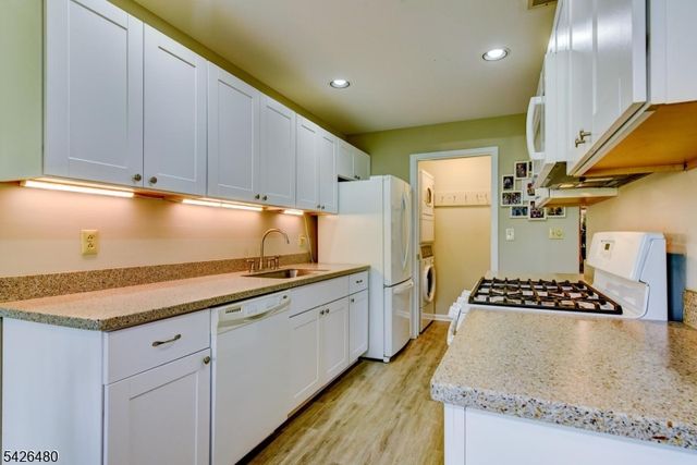 11 PARK EDGE, Berkeley Heights Twp., NJ 07922