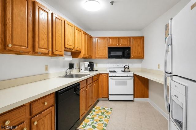 11 PARK EDGE, Berkeley Heights Twp., NJ 07922