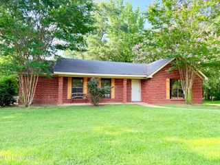 270 Pebble Creek Road, Grenada, MS 38901