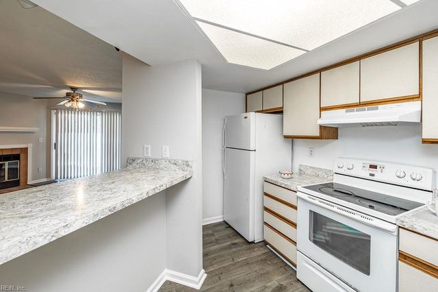 1605 Stone Moss Reach Apt B, Chesapeake, VA 23320