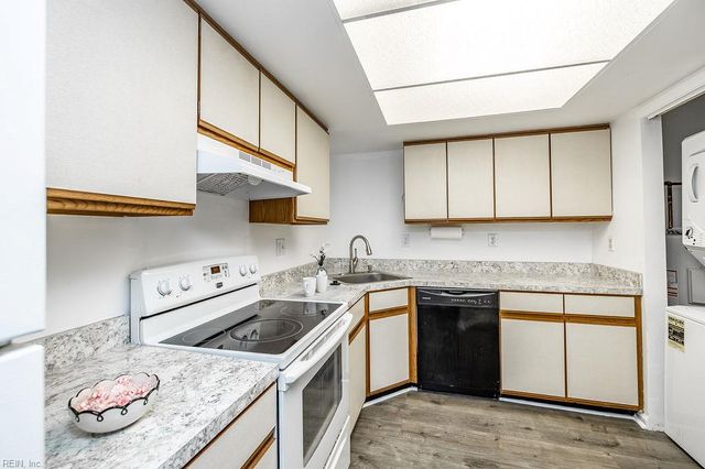 1605 Stone Moss Reach Apt B, Chesapeake, VA 23320