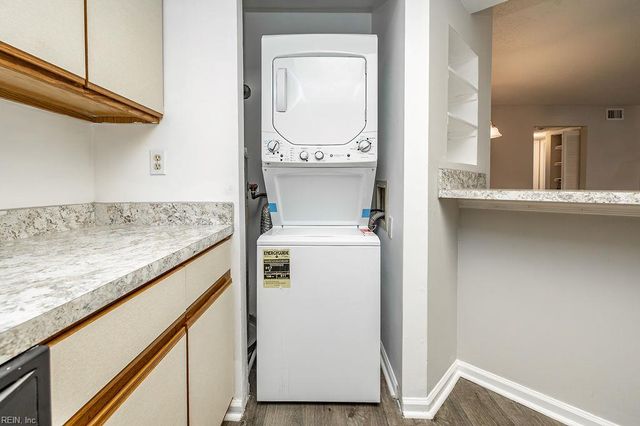 1605 Stone Moss Reach Apt B, Chesapeake, VA 23320